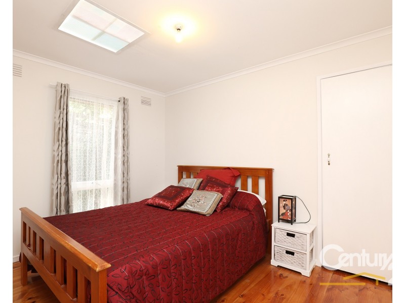 9 Howson Close, Endeavour Hills VIC 3802