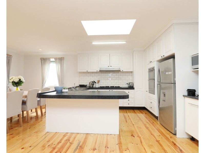 12 Mauchline Court, Noble Park North VIC 3174