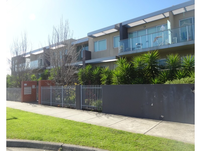 2/8 St James Avenue, Springvale VIC 3171