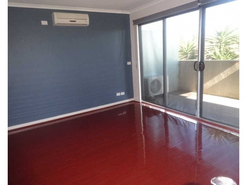 2/8 St James Avenue, Springvale VIC 3171