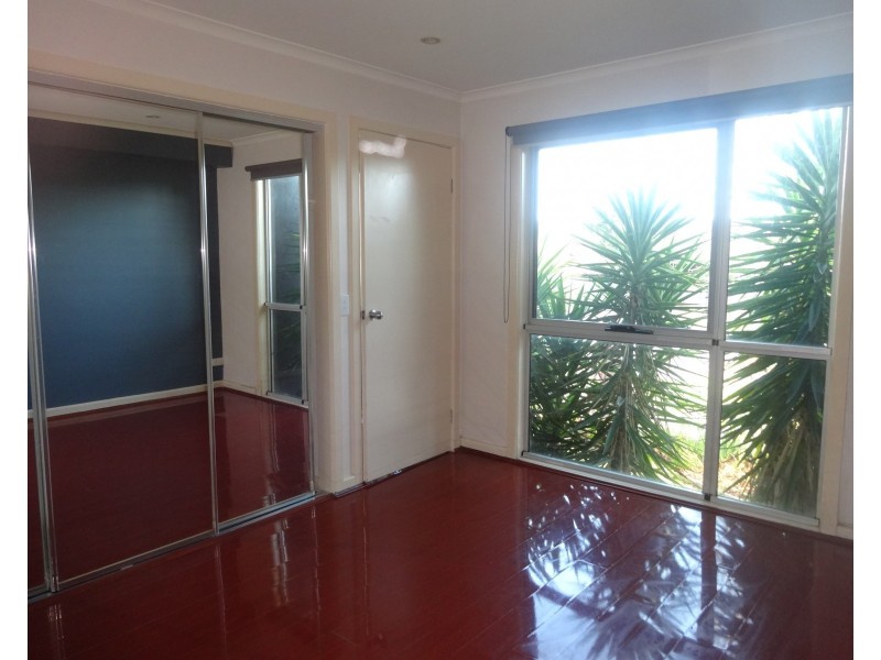 2/8 St James Avenue, Springvale VIC 3171