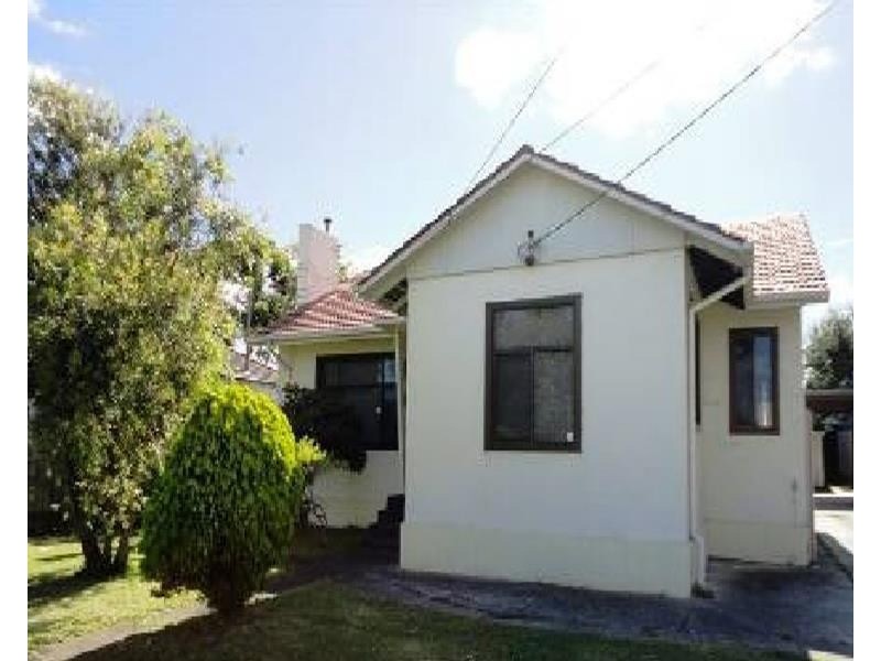 4 Menzies Avenue, Dandenong North VIC 3175