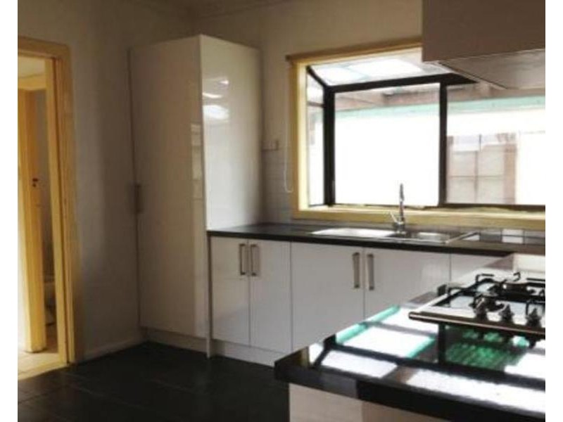 4 Menzies Avenue, Dandenong North VIC 3175