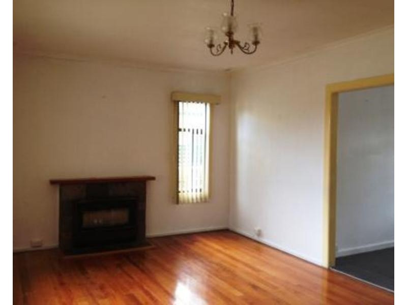 4 Menzies Avenue, Dandenong North VIC 3175