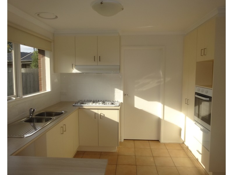 1 Greenleaf Court, Keysborough VIC 3173