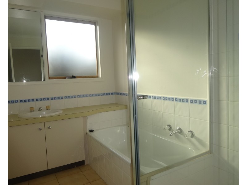 1 Greenleaf Court, Keysborough VIC 3173