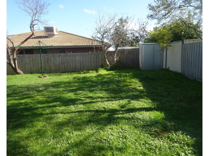 1 Greenleaf Court, Keysborough VIC 3173