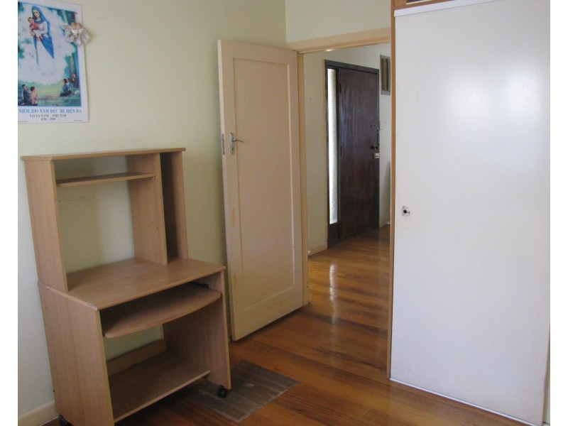 30 Royal Avenue, Springvale VIC 3171