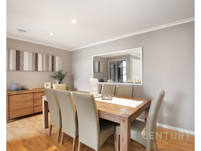 6 Orlit Close, Cranbourne North VIC 3977