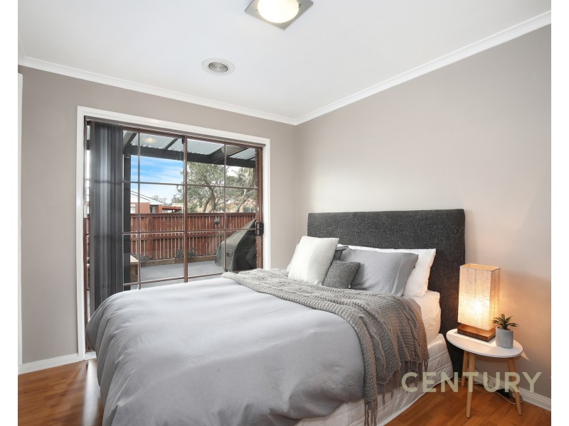 6 Orlit Close, Cranbourne North VIC 3977