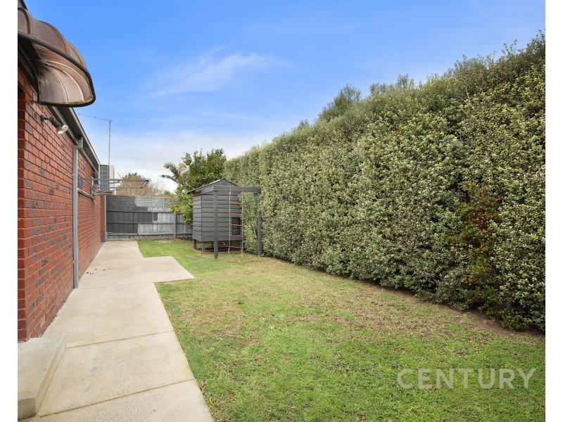 6 Orlit Close, Cranbourne North VIC 3977