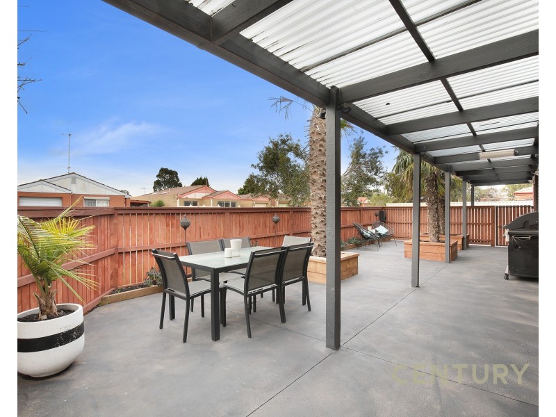 6 Orlit Close, Cranbourne North VIC 3977