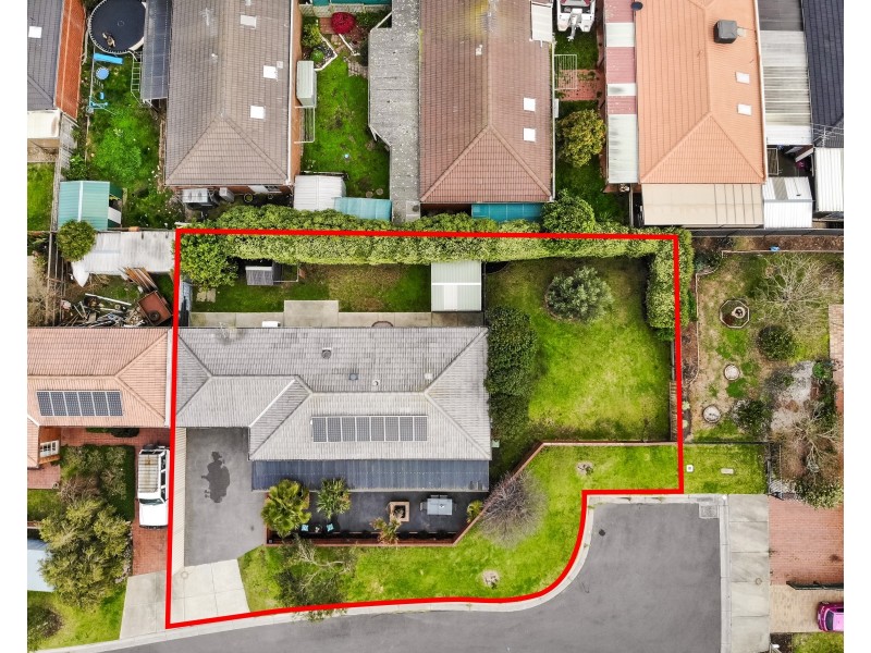 6 Orlit Close, Cranbourne North VIC 3977