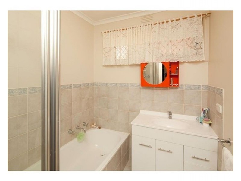 1/8  Coleman Court, Dandenong North VIC 3175