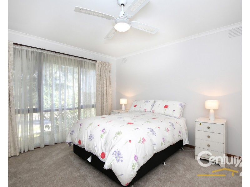 71 James Cook Drive, Endeavour Hills VIC 3802