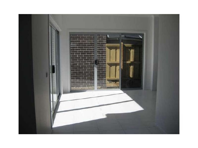 1/7   Roseville Court, Berwick VIC 3806