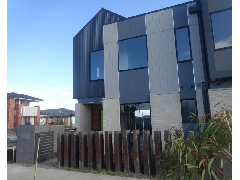 84 City Vista Circuit, Cranbourne West VIC 3977