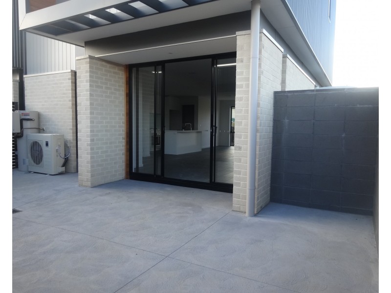 84 City Vista Circuit, Cranbourne West VIC 3977