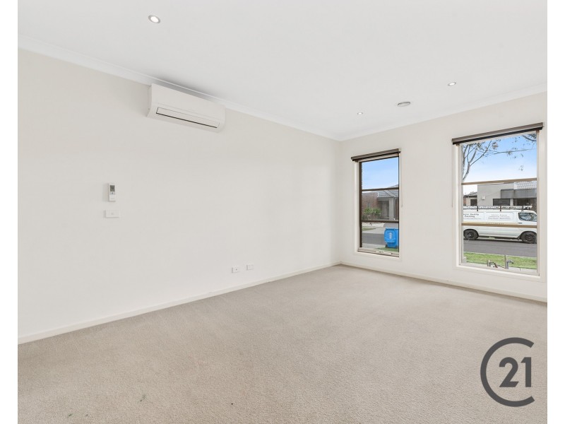 5 Waterloo Road, Cranbourne East VIC 3977