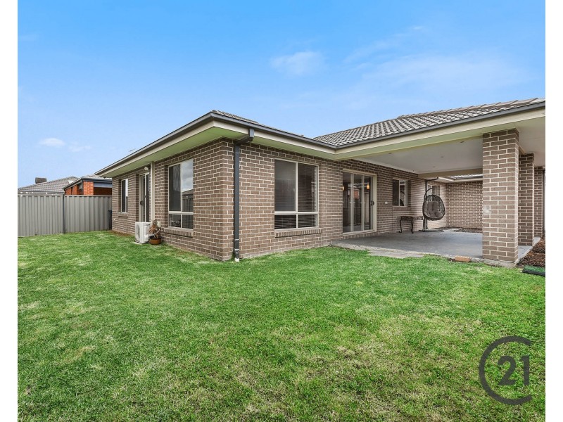 5 Waterloo Road, Cranbourne East VIC 3977