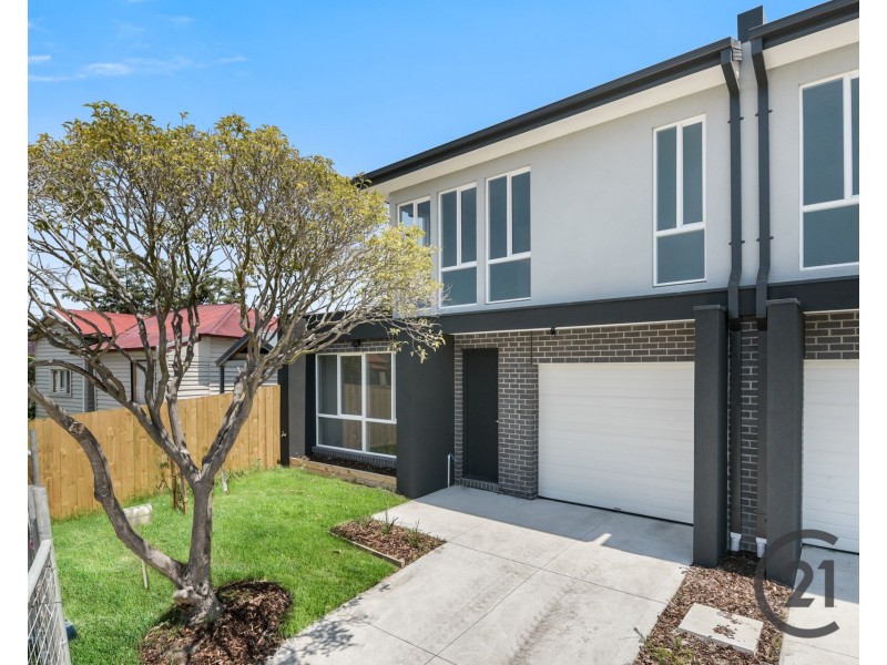 1/2 Oak Grove, Springvale VIC 3171