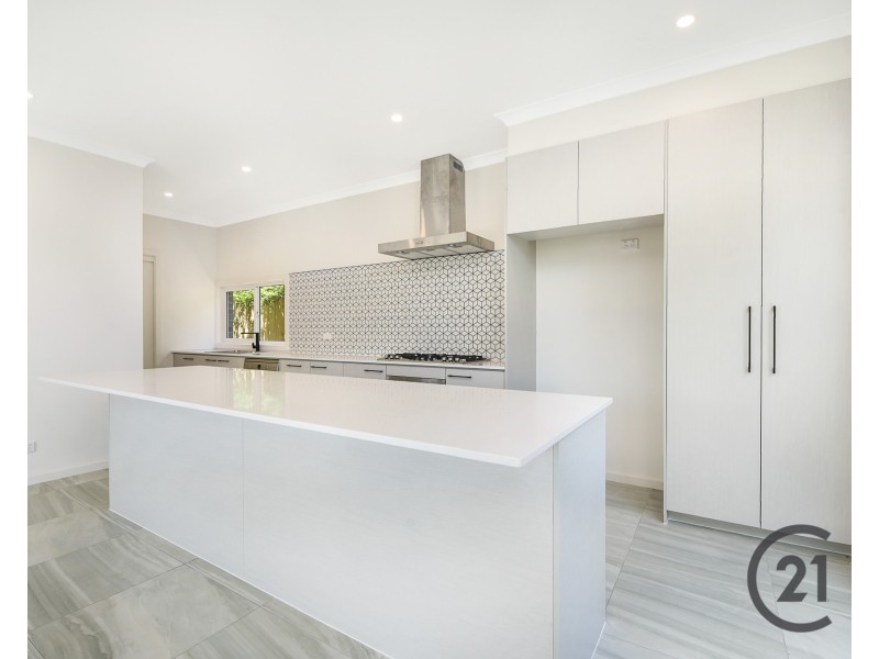 3/2 Oak Grove, Springvale VIC 3171