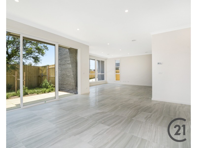 3/2 Oak Grove, Springvale VIC 3171