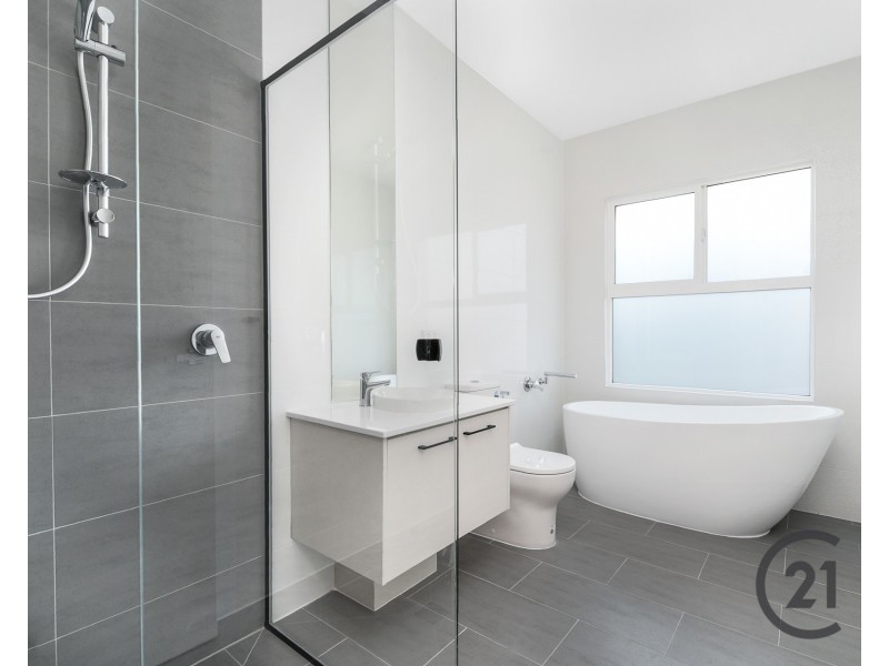 3/2 Oak Grove, Springvale VIC 3171