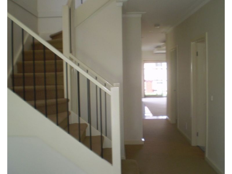 2/85 Regent Avenue, Springvale VIC 3171