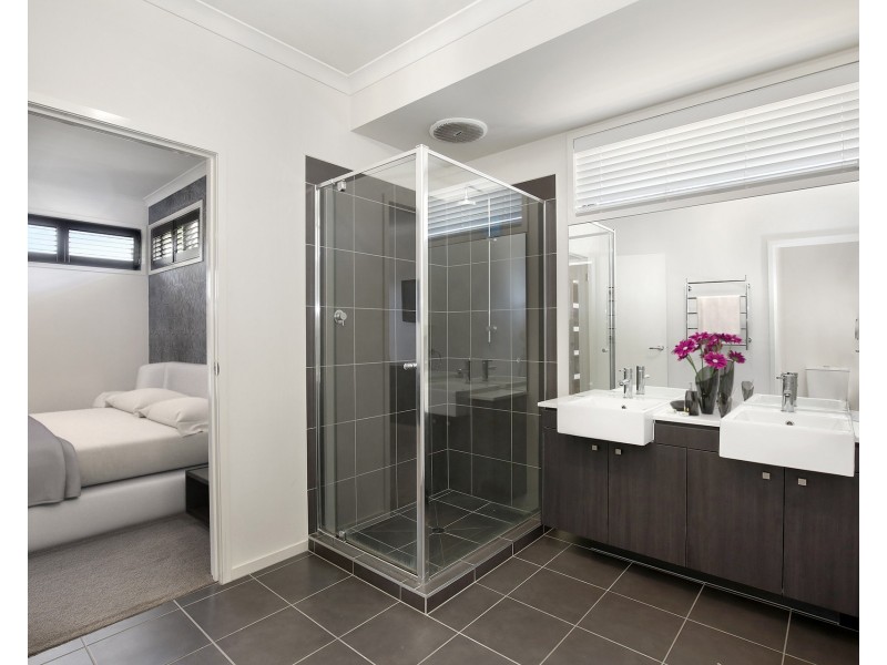 42 Flinders Park Drive, Officer VIC 3809