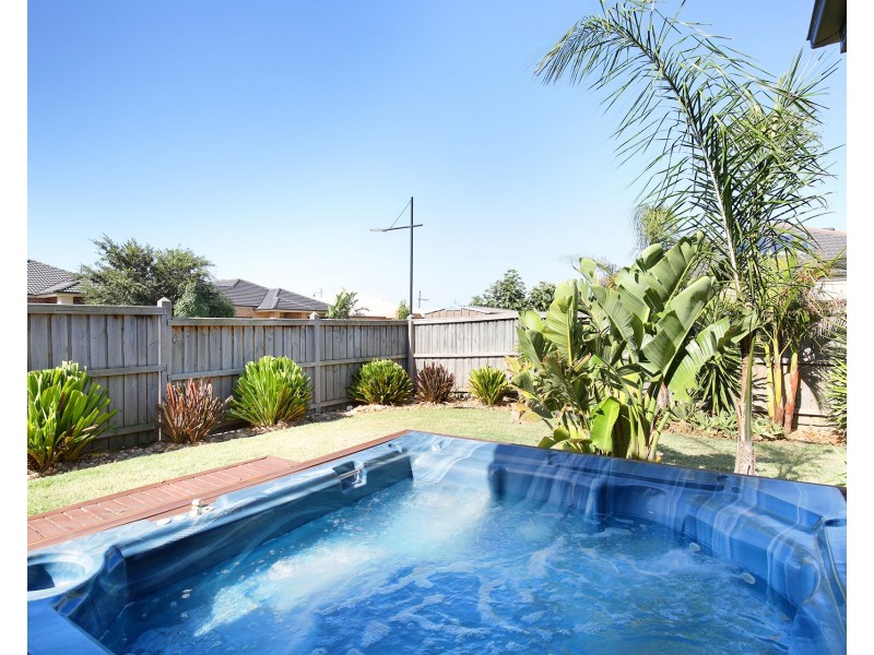 42 Flinders Park Drive, Officer VIC 3809