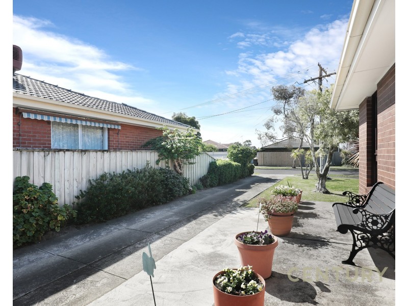 8 Cotswold Crescent, Springvale South VIC 3172