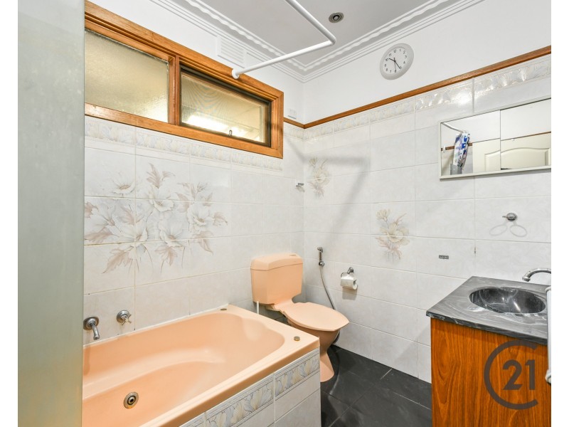 4 Heyington Crescent, Noble Park North VIC 3174