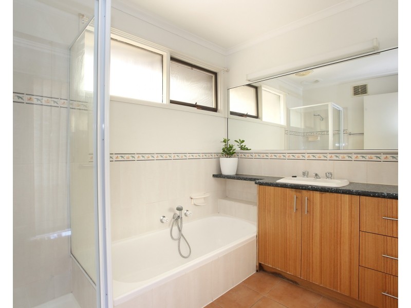 10 Roscoe Court, Noble Park North VIC 3174