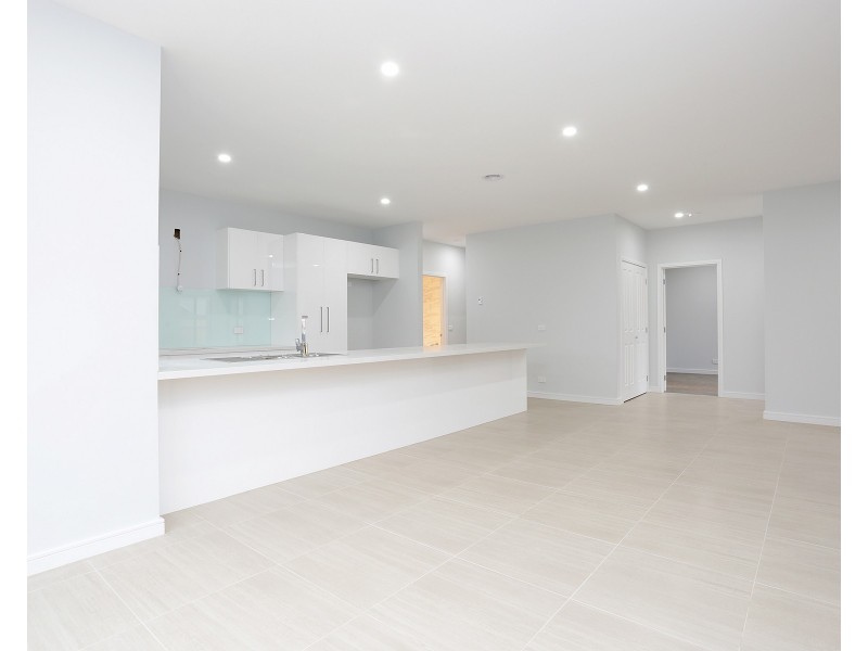 2/26 Hillside Street, Springvale VIC 3171