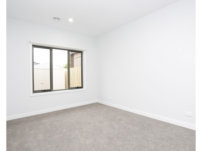 2/26 Hillside Street, Springvale VIC 3171