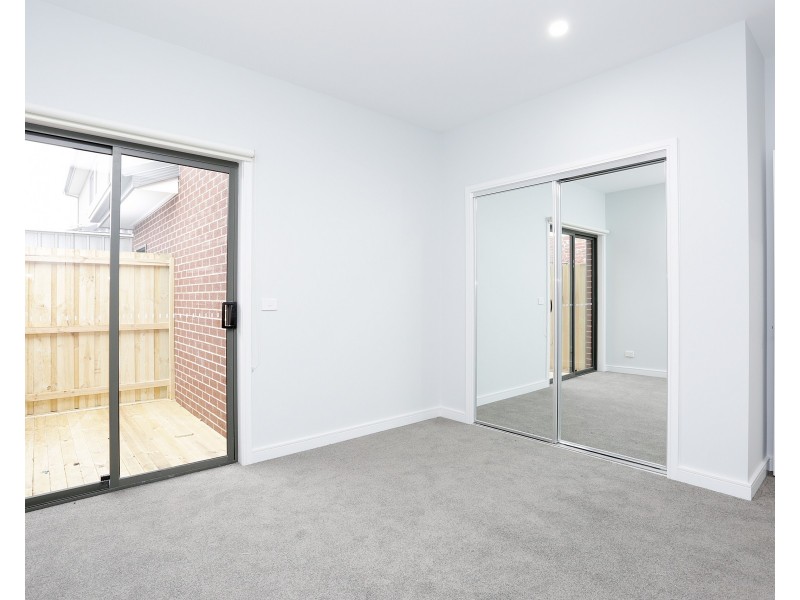 2/26 Hillside Street, Springvale VIC 3171