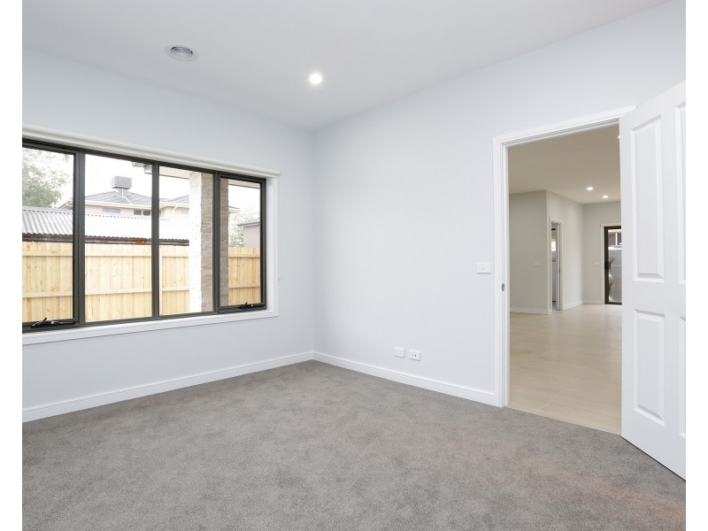 2/26 Hillside Street, Springvale VIC 3171