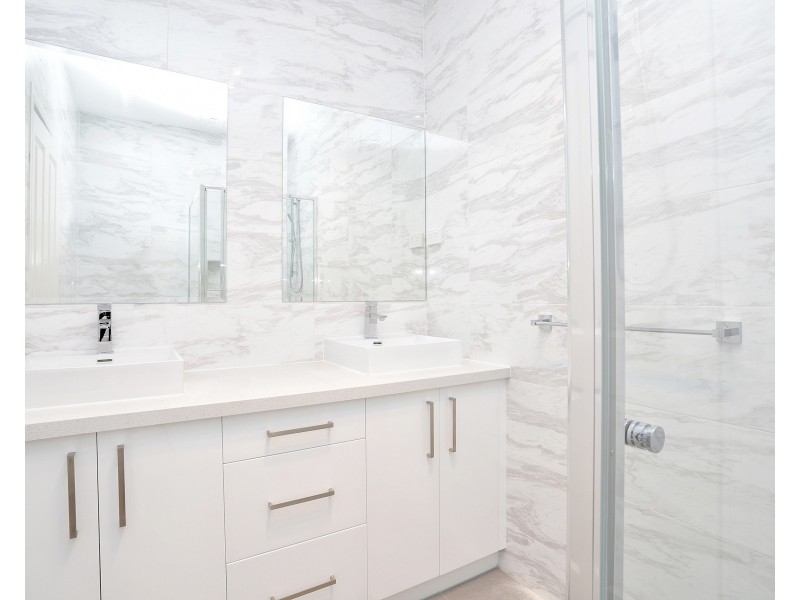 2/26 Hillside Street, Springvale VIC 3171