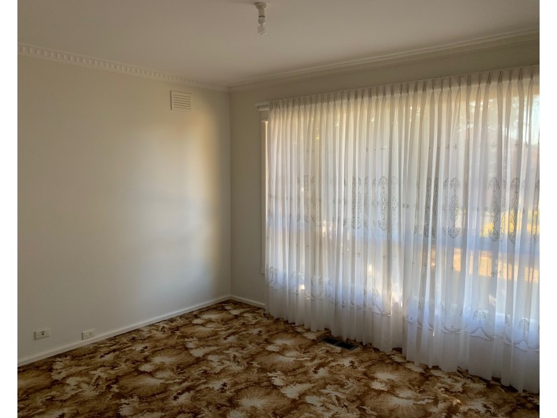 8 Thames Avenue, Springvale VIC 3171