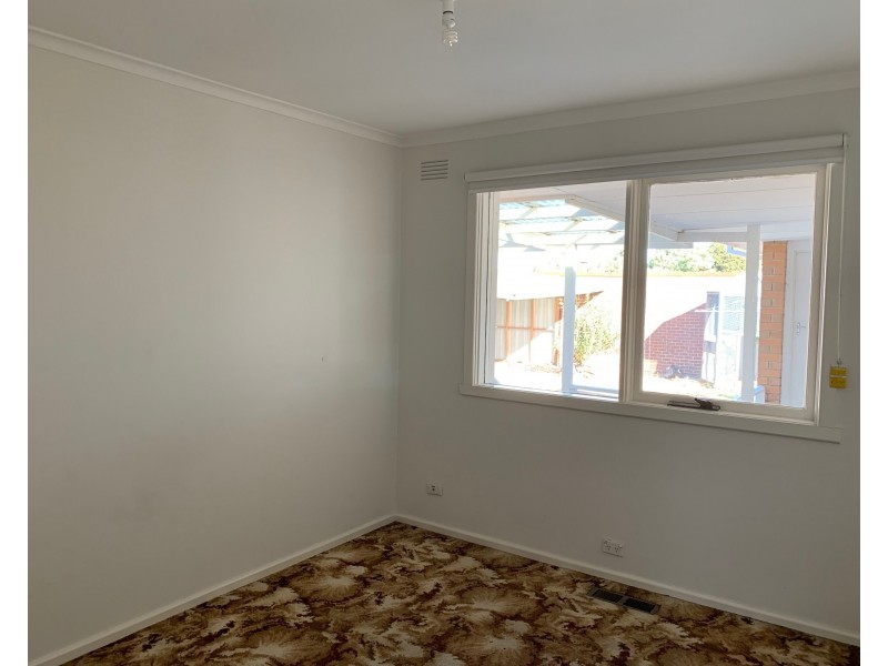 8 Thames Avenue, Springvale VIC 3171