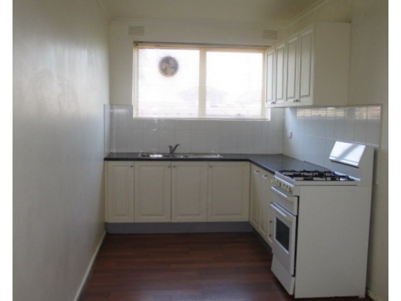 2/10 Albert Avenue, Springvale VIC 3171