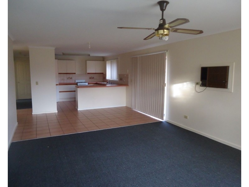 7  Cardamon Drive, Hallam VIC 3803