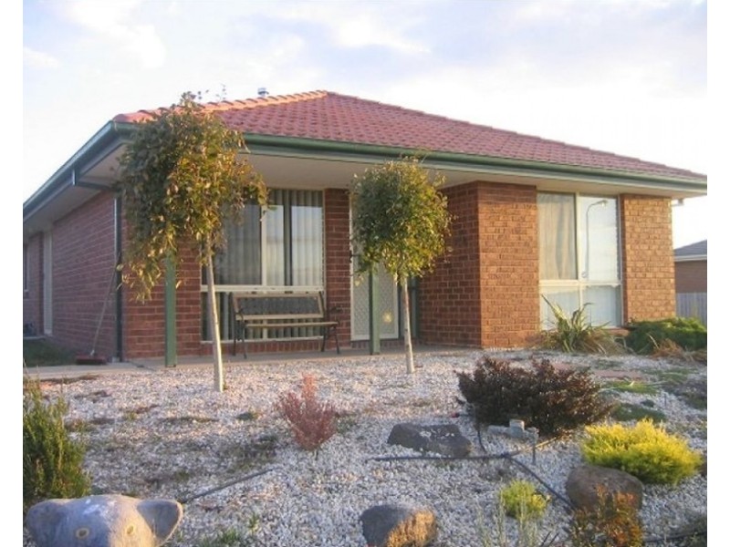 29  Genoa Way, Cranbourne West VIC 3977
