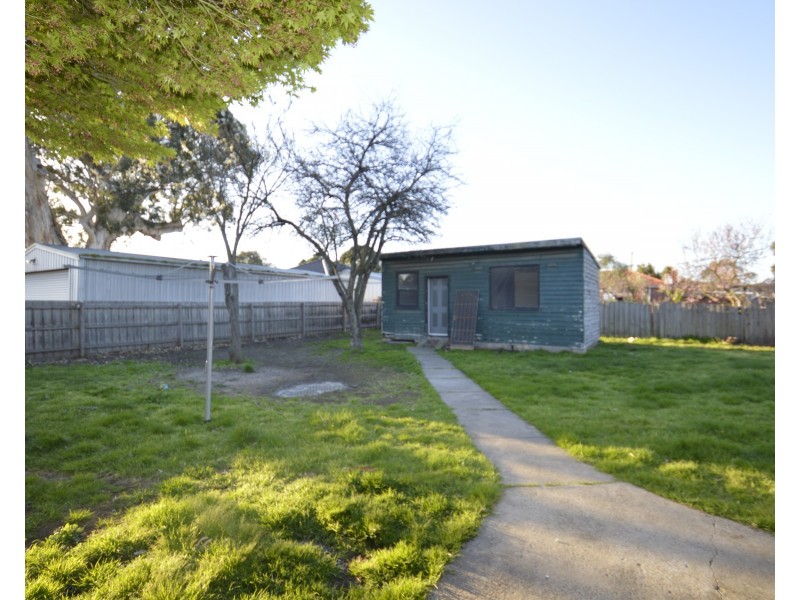 1 McLennan Street, Eumemmerring VIC 3177