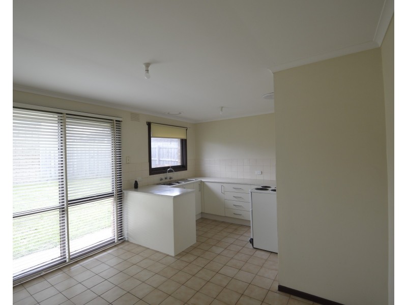 2/23 Purley Drive, Dandenong North VIC 3175