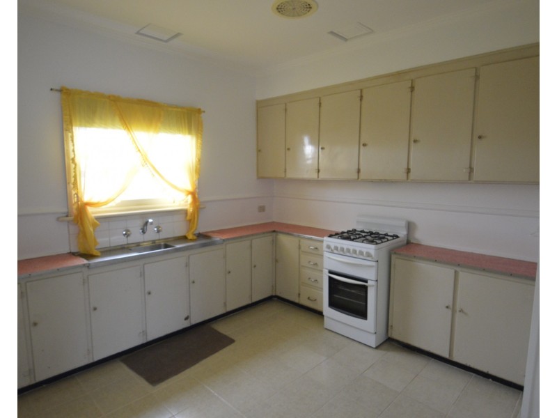 18 Oswald Street, Dandenong VIC 3175