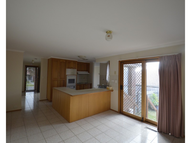 8 Thomas Mitchell Drive, Endeavour Hills VIC 3802