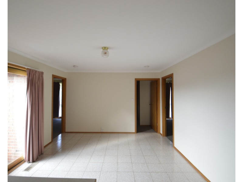 8 Thomas Mitchell Drive, Endeavour Hills VIC 3802