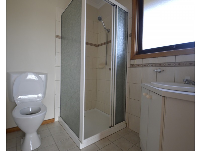 8 Thomas Mitchell Drive, Endeavour Hills VIC 3802